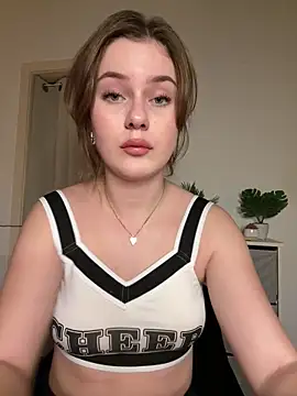 Snapshot of MaribelRiver chatting on 02-10-25, 12:19 MaribelRiver online show from 02-10-25, 12:19