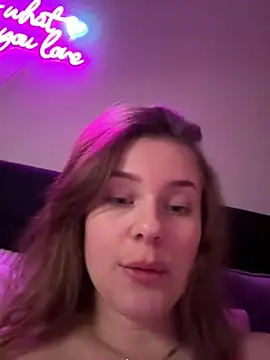 Snapshot of MaribelRiver chatting on 02-20-25, 04:14 MaribelRiver online show from 02-20-25, 04:14