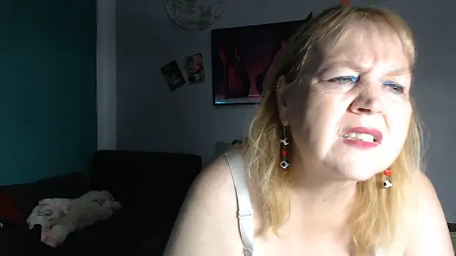 Snapshot of Blasflittchen chatting on 06-20-26, 01:47 Blasflittchen online show from 06-20-26, 01:47