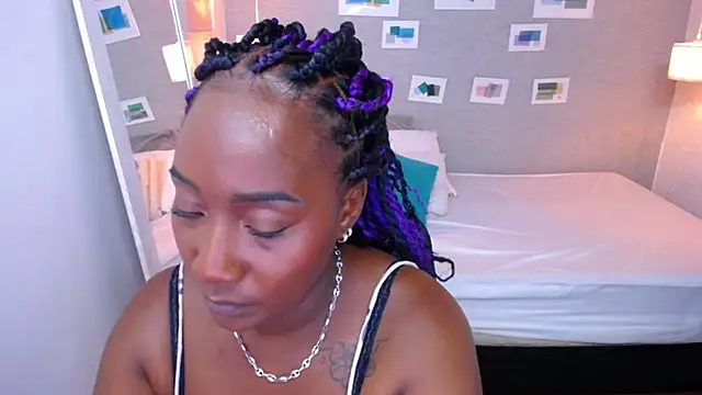 Snapshot of kiara_evanss chatting on 03-21-25, 02:18 kiara evanss online show from 03-21-25, 02:18