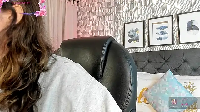 emma  smith1 online show from 03-07-25, 12:34