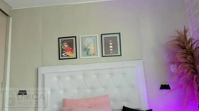 emma  smith1 online show from 03-19-26, 12:42