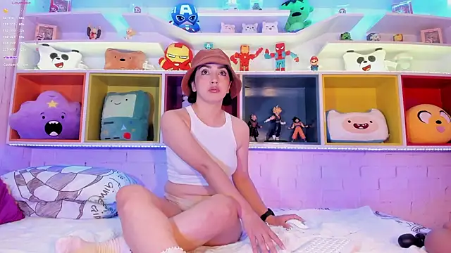 LIAH IZUMI online show from 01-26-25, 12:01