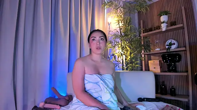 LIAH IZUMI online show from 07-28-26, 12:12