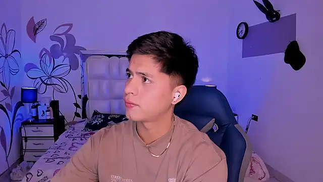 Snapshot of Niicky1_ chatting on 12-12-24, 09:26 Niicky1 online show from 12-12-24, 09:26