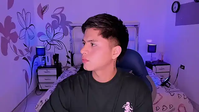 Snapshot of Niicky1_ chatting on 12-14-24, 09:13 Niicky1 online show from 12-14-24, 09:13