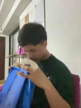 Snapshot of Niicky1_ chatting on 12-15-24, 12:40 Niicky1 online show from 12-15-24, 12:40