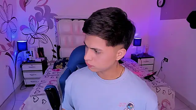 Snapshot of Niicky1_ chatting on 12-17-24, 08:54 Niicky1 online show from 12-17-24, 08:54