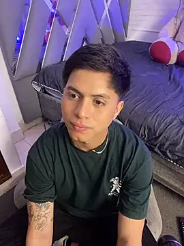 Snapshot of Niicky1_ chatting on 12-22-24, 08:36 Niicky1 online show from 12-22-24, 08:36