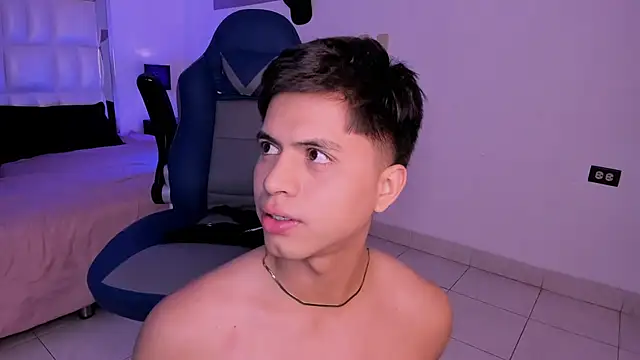 Snapshot of Niicky1_ chatting on 12-27-24, 11:42 Niicky1 online show from 12-27-24, 11:42