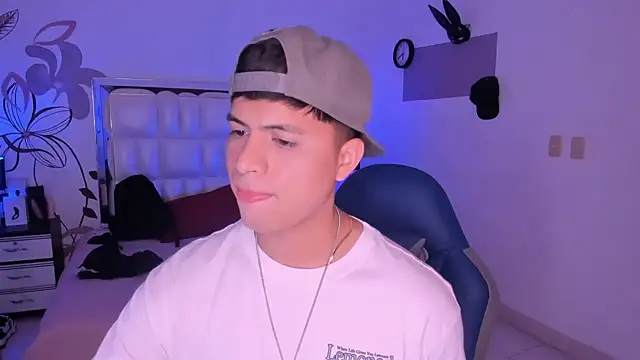 Snapshot of Niicky1_ chatting on 01-03-25, 08:43 Niicky1 online show from 01-03-25, 08:43