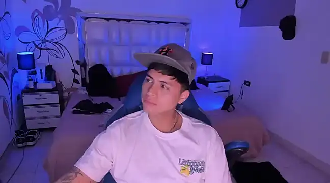 Snapshot of Niicky1_ chatting on 01-03-25, 11:44 Niicky1 online show from 01-03-25, 11:44