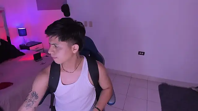 Snapshot of Niicky1_ chatting on 01-05-25, 02:38 Niicky1 online show from 01-05-25, 02:38