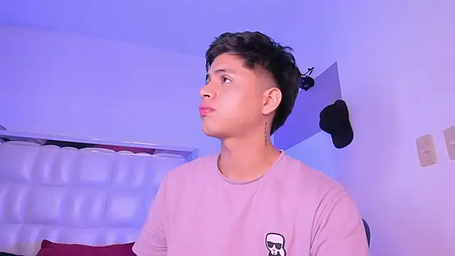 Snapshot of Niicky1_ chatting on 01-09-25, 12:46 Niicky1 online show from 01-09-25, 12:46