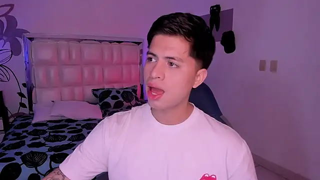 Snapshot of Niicky1_ chatting on 01-11-25, 08:54 Niicky1 online show from 01-11-25, 08:54