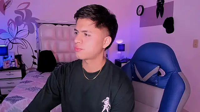 Snapshot of Niicky1_ chatting on 01-15-25, 09:09 Niicky1 online show from 01-15-25, 09:09