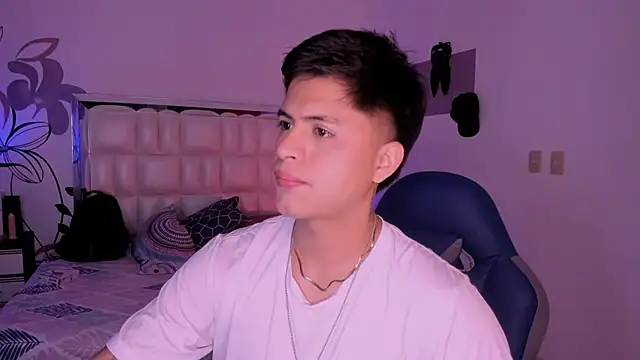 Snapshot of Niicky1_ chatting on 01-17-25, 08:33 Niicky1 online show from 01-17-25, 08:33