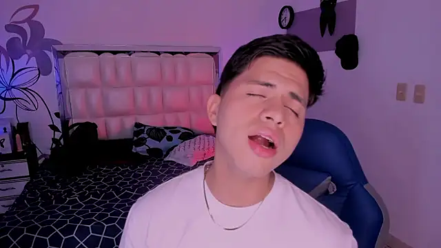 Snapshot of Niicky1_ chatting on 01-18-25, 08:30 Niicky1 online show from 01-18-25, 08:30