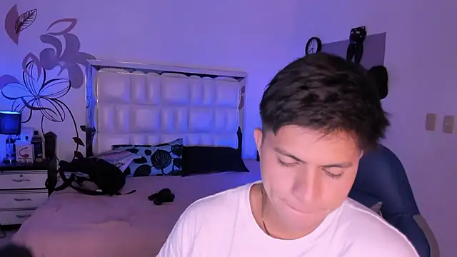 Snapshot of Niicky1_ chatting on 01-24-25, 08:54 Niicky1 online show from 01-24-25, 08:54