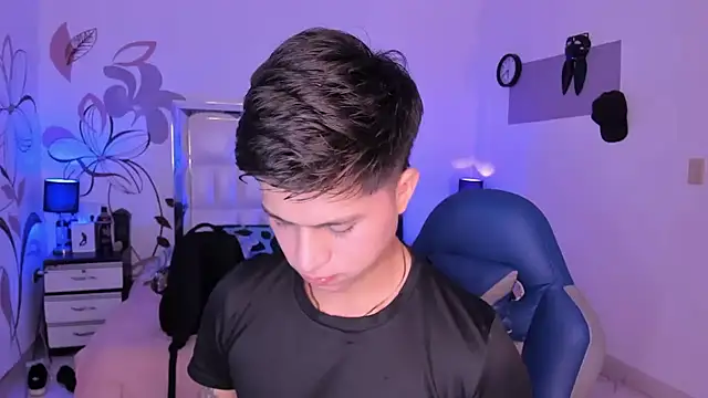 Snapshot of Niicky1_ chatting on 01-25-25, 09:14 Niicky1 online show from 01-25-25, 09:14