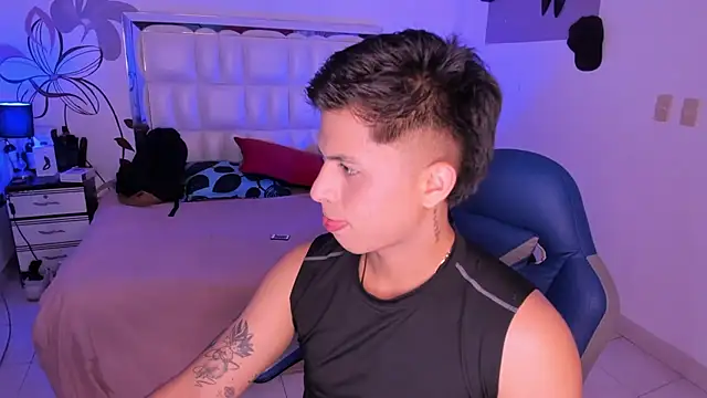 Snapshot of Niicky1_ chatting on 01-29-25, 08:35 Niicky1 online show from 01-29-25, 08:35