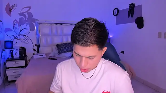 Snapshot of Niicky1_ chatting on 01-31-25, 10:52 Niicky1 online show from 01-31-25, 10:52