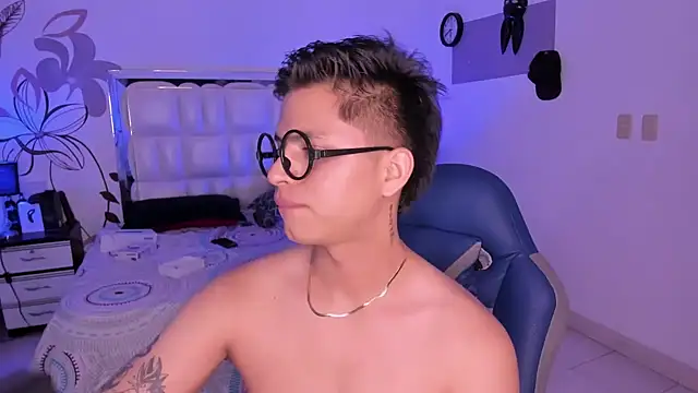 Snapshot of Niicky1_ chatting on 02-13-25, 12:35 Niicky1 online show from 02-13-25, 12:35