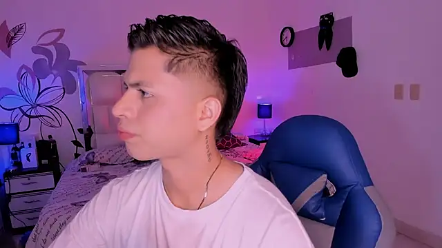 Snapshot of Niicky1_ chatting on 02-18-25, 09:31 Niicky1 online show from 02-18-25, 09:31