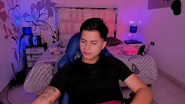 Snapshot of Niicky1_ chatting on 02-19-25, 08:52 Niicky1 online show from 02-19-25, 08:52