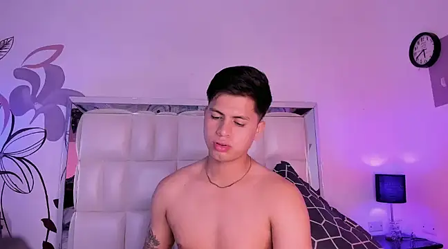 Snapshot of Niicky1_ chatting on 02-23-25, 12:30 Niicky1 online show from 02-23-25, 12:30