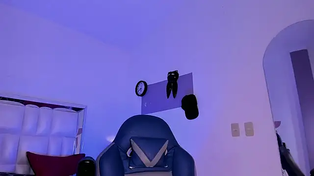 Snapshot of Niicky1_ chatting on 02-25-25, 12:03 Niicky1 online show from 02-25-25, 12:03