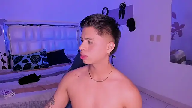 Snapshot of Niicky1_ chatting on 03-02-25, 09:32 Niicky1 online show from 03-02-25, 09:32