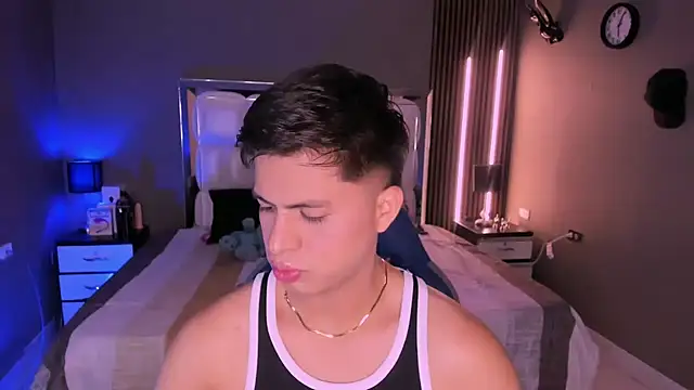 Snapshot of Niicky1_ chatting on 03-04-25, 09:43 Niicky1 online show from 03-04-25, 09:43