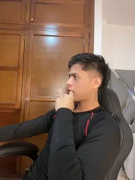 Snapshot of Niicky1_ chatting on 03-06-25, 04:49 Niicky1 online show from 03-06-25, 04:49