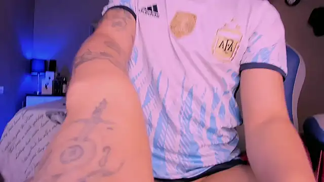 Snapshot of Niicky1_ chatting on 03-08-25, 08:35 Niicky1 online show from 03-08-25, 08:35