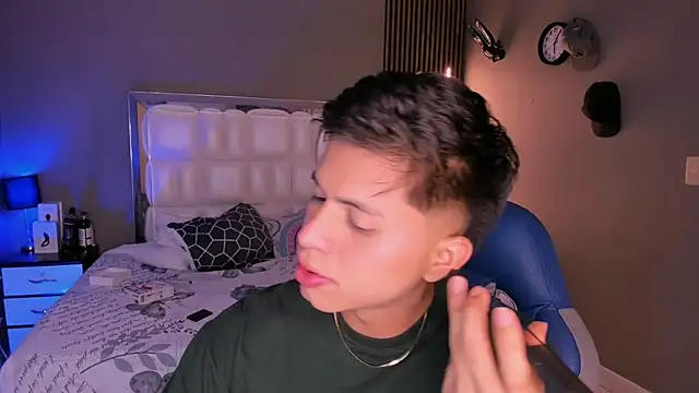 Snapshot of Niicky1_ chatting on 03-15-25, 09:05 Niicky1 online show from 03-15-25, 09:05