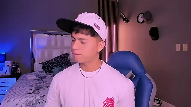 Snapshot of Niicky1_ chatting on 03-19-25, 09:27 Niicky1 online show from 03-19-25, 09:27