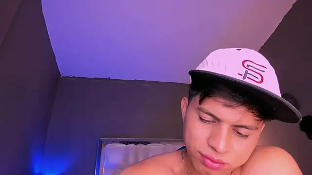 Snapshot of Niicky1_ chatting on 03-20-25, 12:30 Niicky1 online show from 03-20-25, 12:30