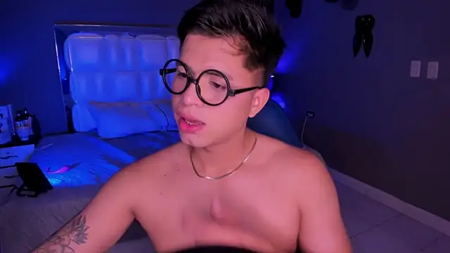 Snapshot of Niicky1_ chatting on 09-18-25, 04:14 Niicky1 online show from 09-18-25, 04:14