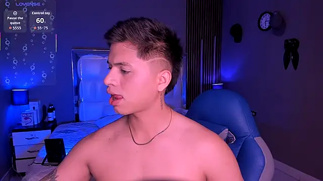 Snapshot of Niicky1_ chatting on 09-25-25, 04:00 Niicky1 online show from 09-25-25, 04:00