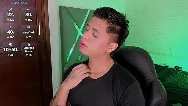 Snapshot of Niicky1_ chatting on 12-20-25, 09:00 Niicky1 online show from 12-20-25, 09:00