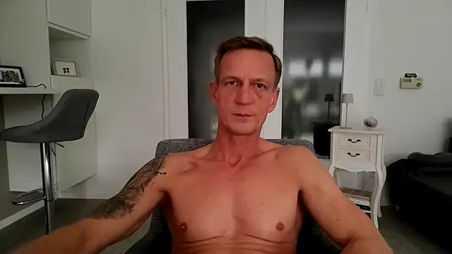 Snapshot of dirks71 chatting on 02-19-26, 11:39 dirks71 online show from 02-19-26, 11:39