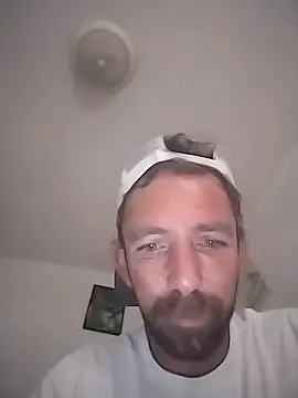 Snapshot of Treemandude chatting on 01-11-26, 04:34 Treemandude online show from 01-11-26, 04:34