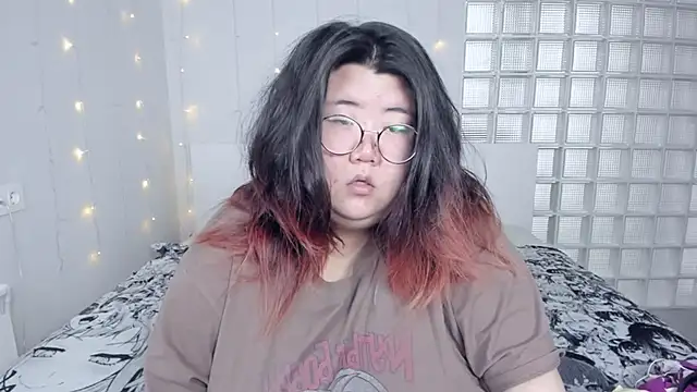 Snapshot of Nadine_asian chatting on 12-07-24, 01:36 Nadine asian online show from 12-07-24, 01:36