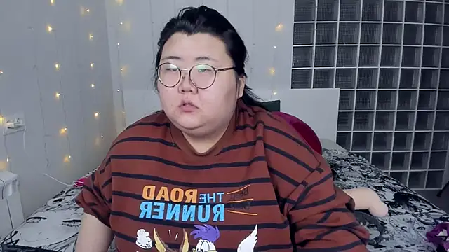 Snapshot of Nadine_asian chatting on 12-11-24, 09:09 Nadine asian online show from 12-11-24, 09:09