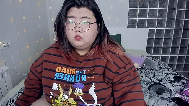 Snapshot of Nadine_asian chatting on 12-11-24, 12:12 Nadine asian online show from 12-11-24, 12:12