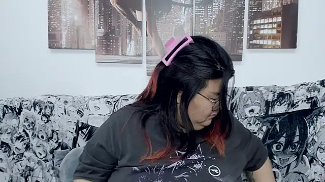 Snapshot of Nadine_asian chatting on 12-16-24, 06:21 Nadine asian online show from 12-16-24, 06:21