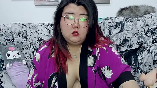 Snapshot of Nadine_asian chatting on 12-21-24, 07:45 Nadine asian online show from 12-21-24, 07:45