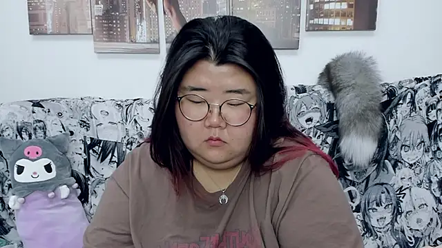 Snapshot of Nadine_asian chatting on 12-21-24, 11:22 Nadine asian online show from 12-21-24, 11:22