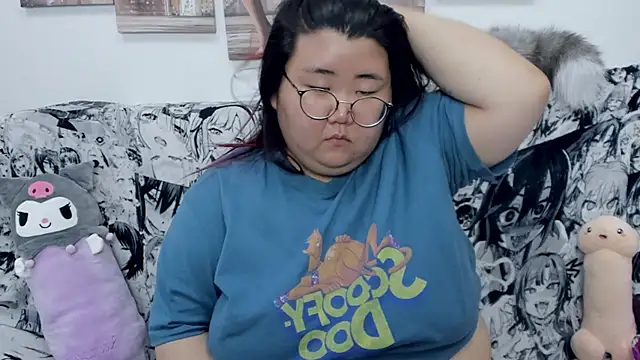 Snapshot of Nadine_asian chatting on 12-22-24, 02:38 Nadine asian online show from 12-22-24, 02:38